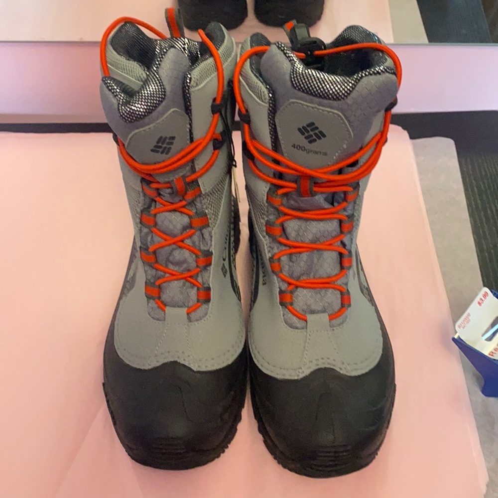NWT Kids Columbia Boots